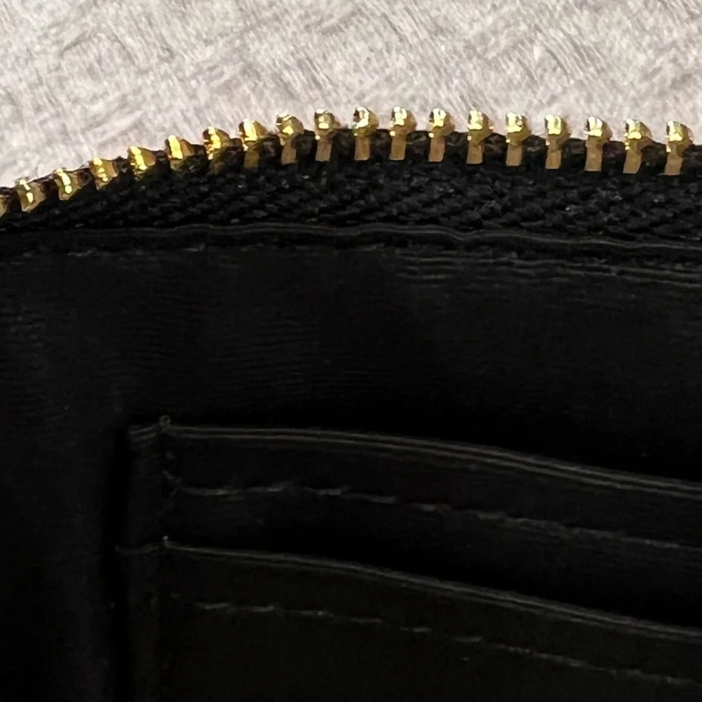 Gorgeous, NWT, black/brown COACH Signature “C” PVC Leather corner zip wristlet - Picture 13 of 15